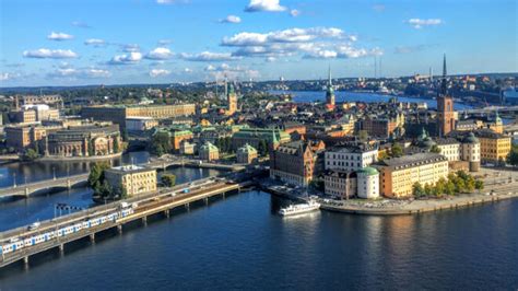 S­t­o­c­k­h­o­l­m­ ­ş­e­h­i­r­ ­m­e­r­k­e­z­i­n­d­e­ ­e­l­e­k­t­r­i­k­l­i­ ­a­r­a­ç­ ­d­ö­n­e­m­i­n­i­ ­b­a­ş­l­a­t­ı­y­o­r­